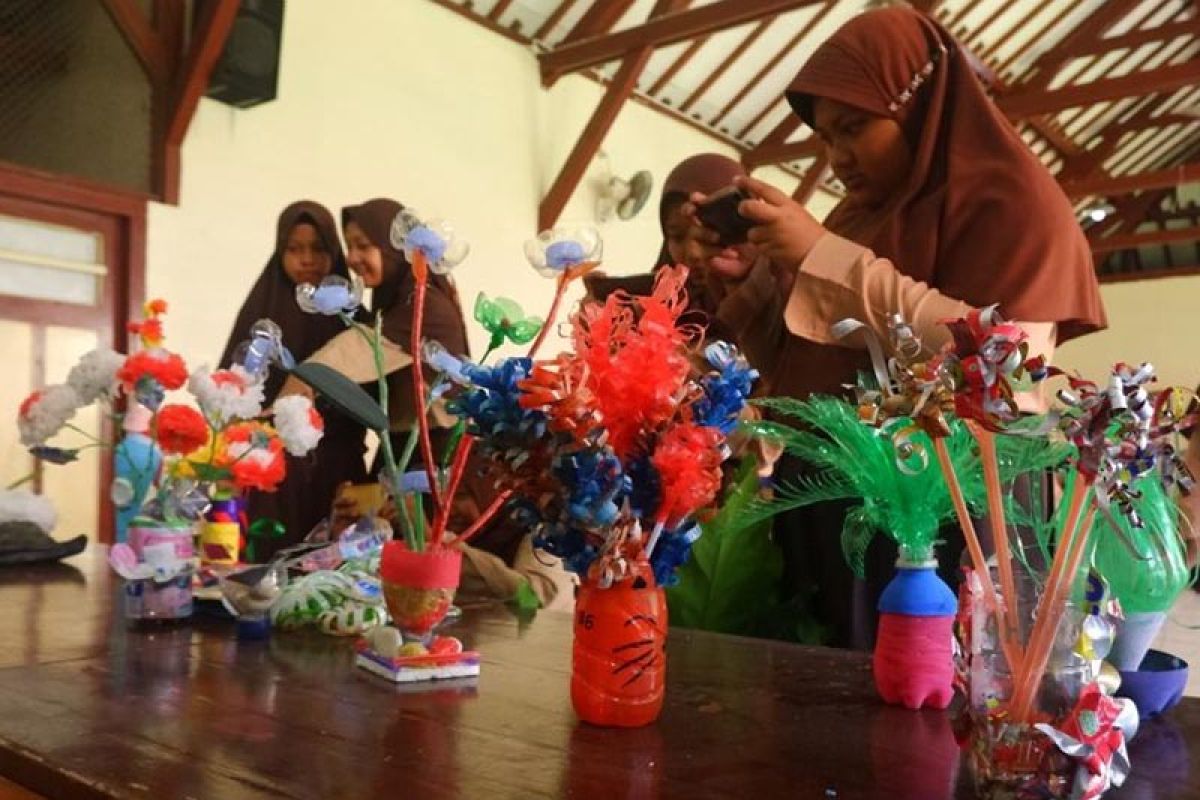 Seni Daur Ulang dan Dampaknya pada Pelestarian Lingkungan
