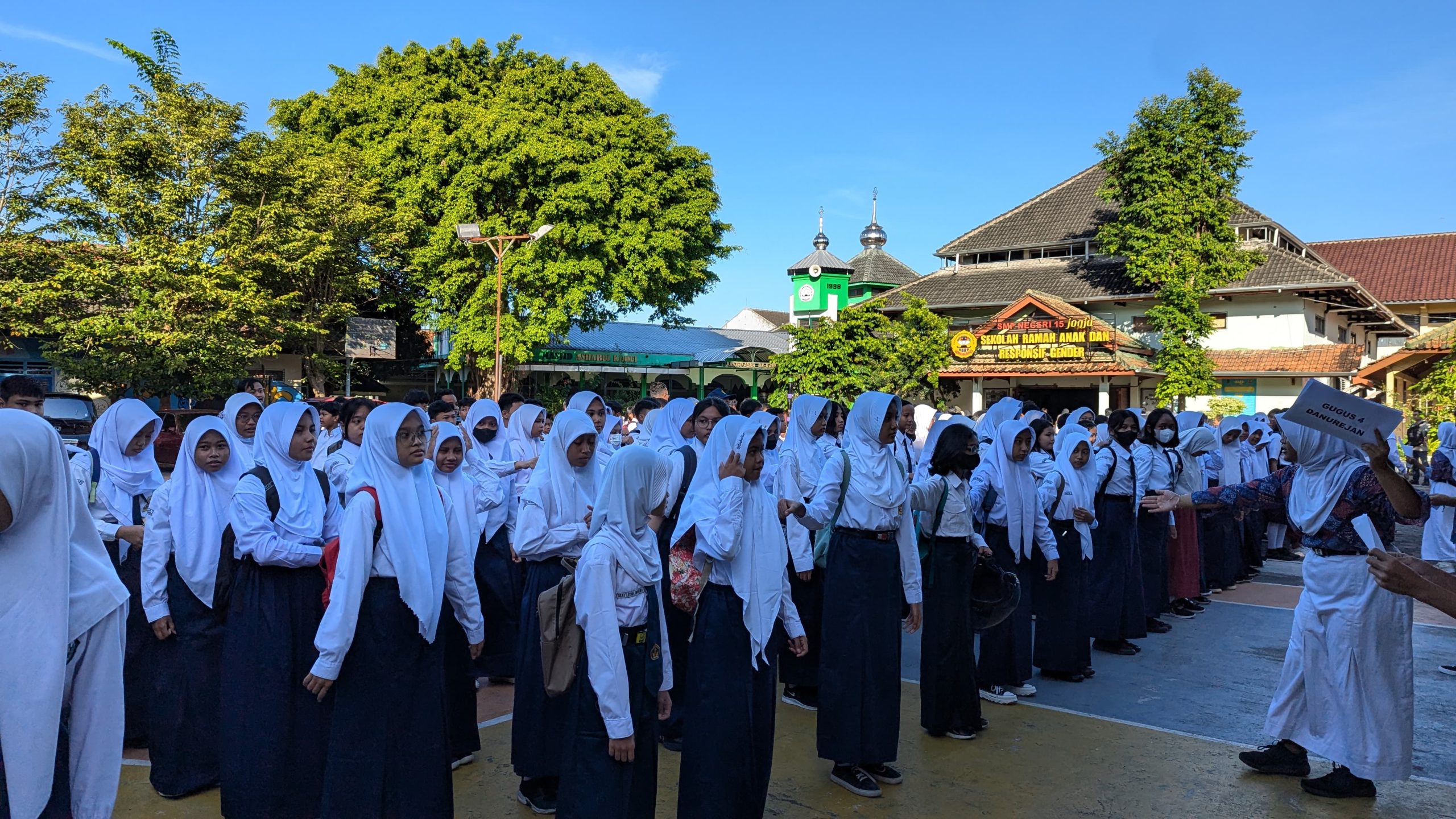 Pengenalan Lingkungan Sekolah