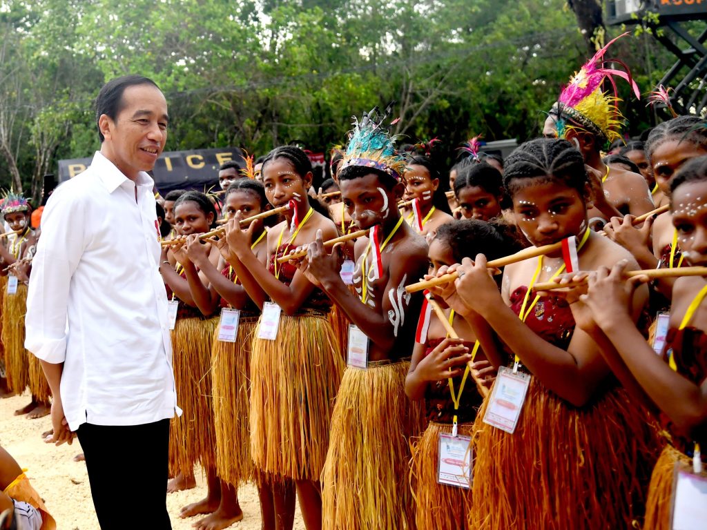 Kebudayaan Lokal: Strategi Pelestarian di Tengah Arus Globalisasi