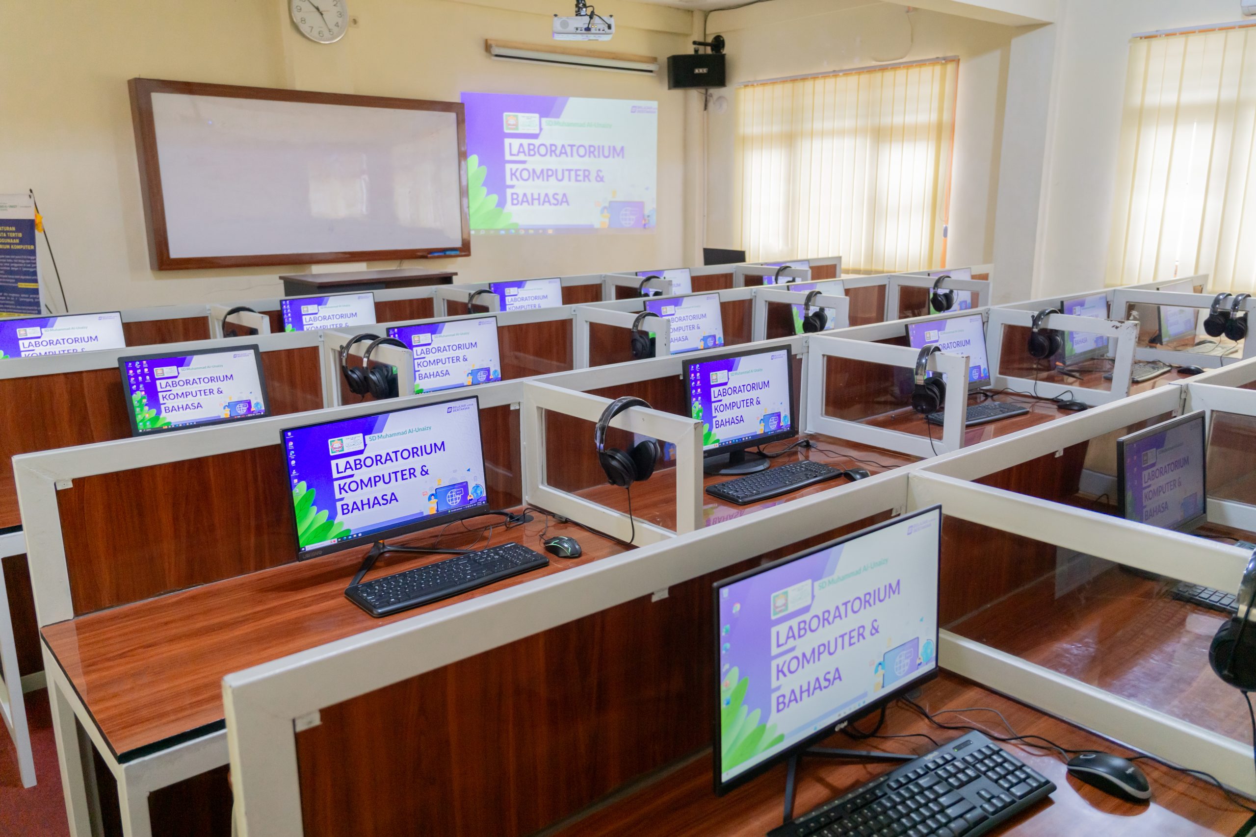 Dasar Komputer Sekolah