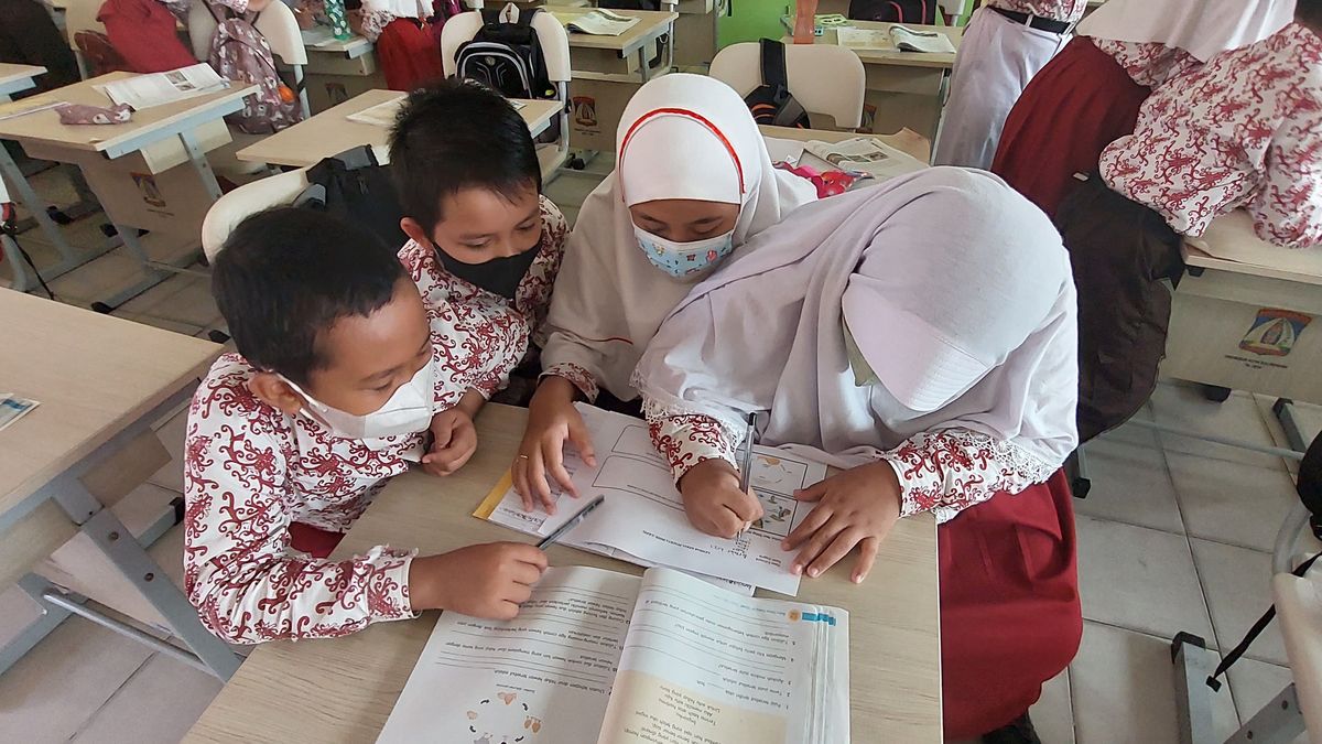 Menulis Karangan Pendek